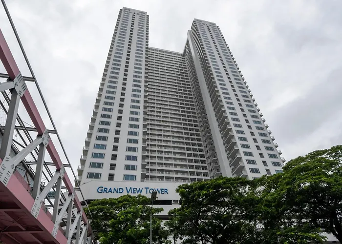 Grand View Tower By Reddoorz Hotel *