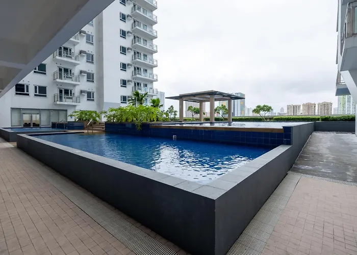 Grand View Tower By Reddoorz *