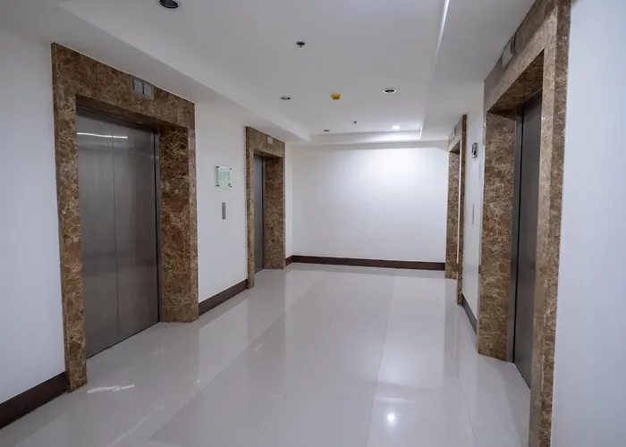 Grand View Tower By Reddoorz * Manila