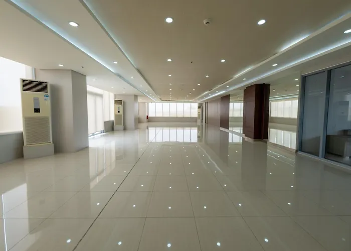Grand View Tower By Reddoorz Hotel *