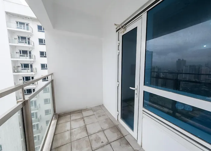 Grand View Tower By Reddoorz Hotel