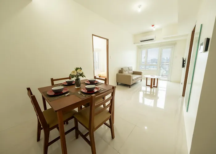 Grand View Tower By Reddoorz Manila